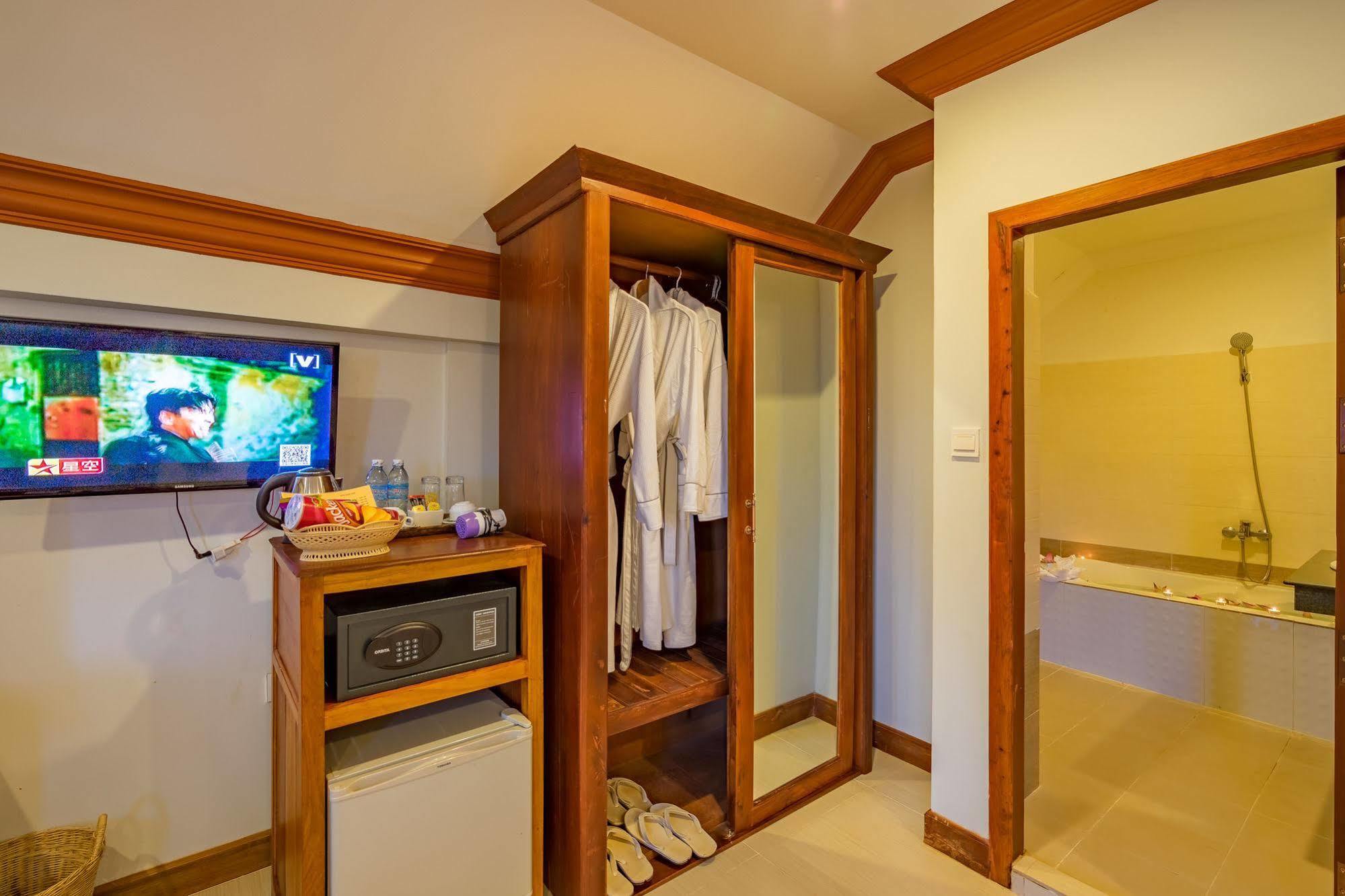 Kingfisher Angkor Hotel Siem Reap Exterior foto