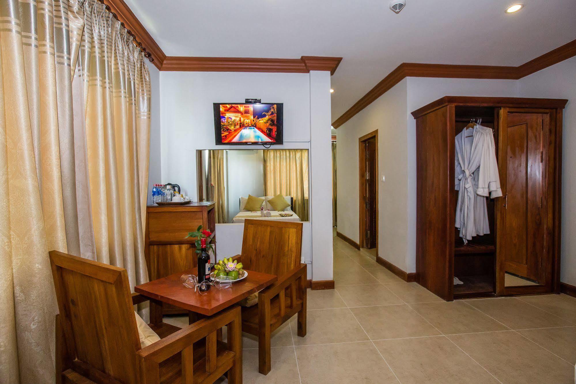 Kingfisher Angkor Hotel Siem Reap Exterior foto